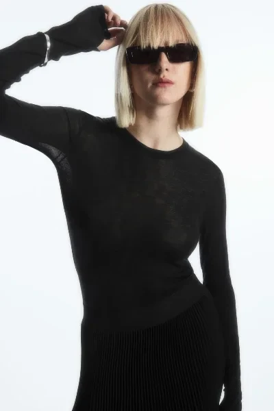 CREW-NECK MERINO WOOL TOP